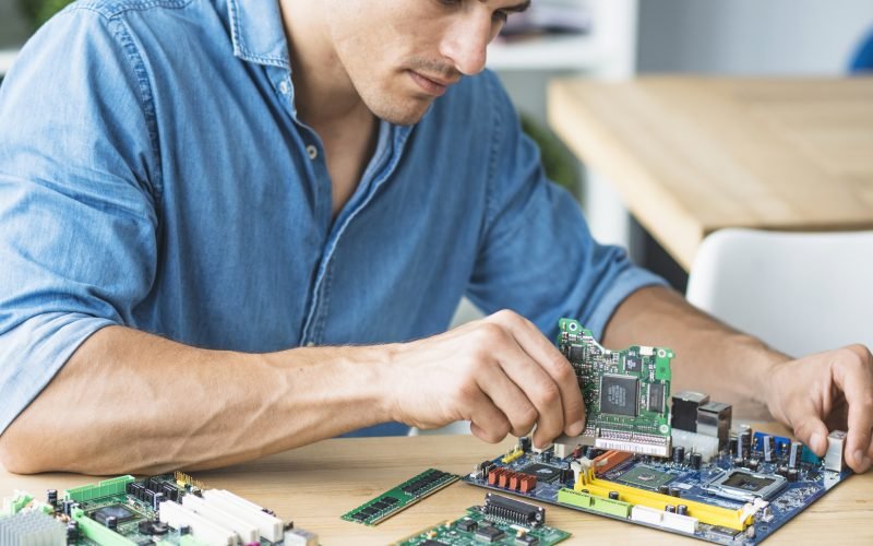 Tips to Choose the Right Computer Repair Shop