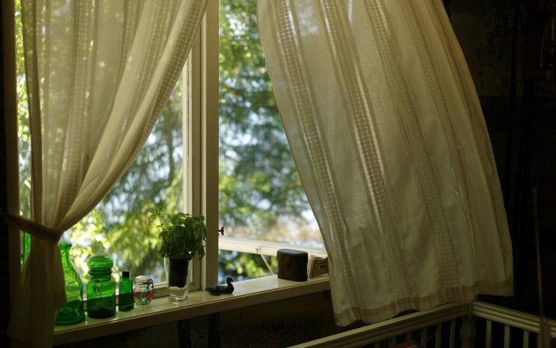 How to Remove Different Type of Stains from the Curtains