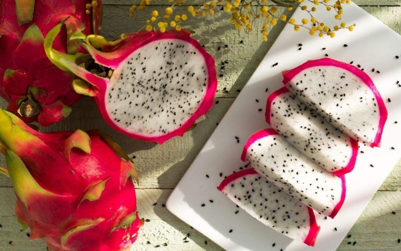 10 TOP Health Benefits of dragon fruit, Sharon fruit AND prickly pear
