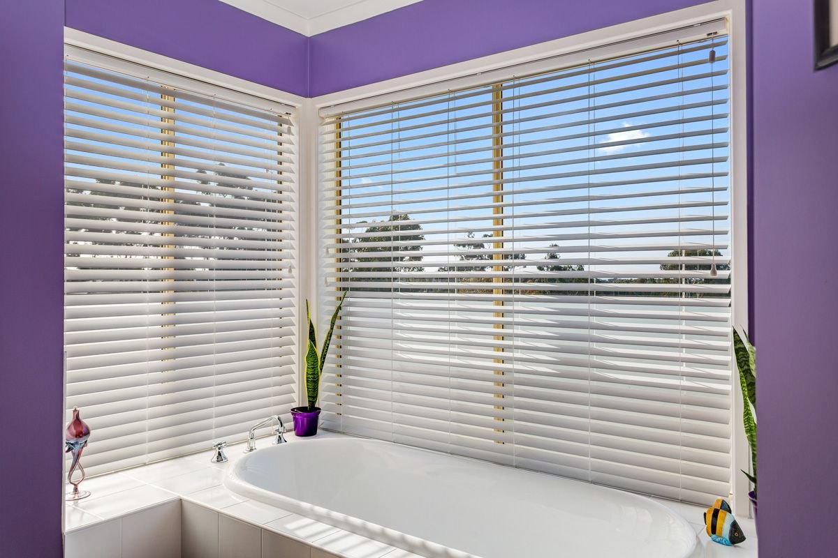 Venetian blinds