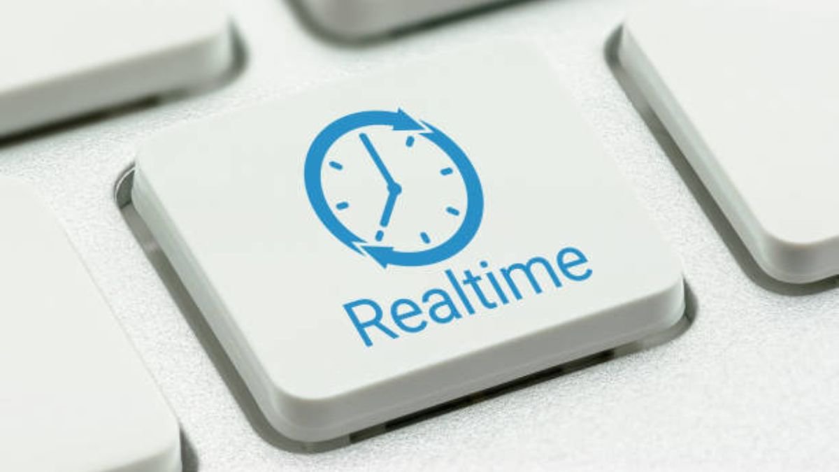 Real-Time Messaging Benefits and Things You Need to Be Aware Of